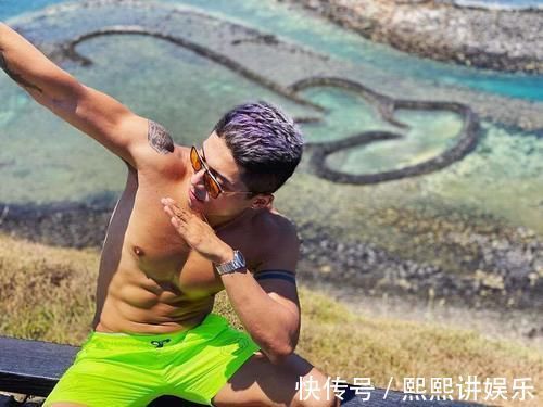 臂肌|痞帅纹身男的肌肉真扎实,胸肌、腹肌、臂肌好精壮,人鱼线很性感