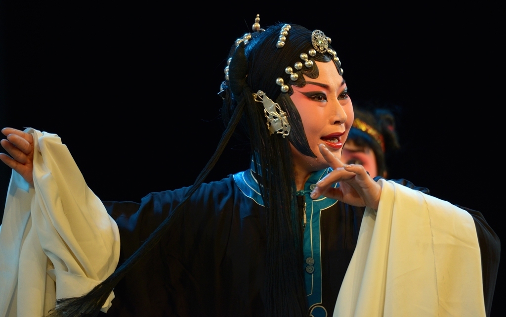 赛琵琶$作为戏剧,铡美案是成功的,可是作为原型的陈熟美是不幸的