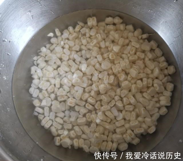 金沙玉米,金黄酥脆,干香好吃,也可做零食吃!