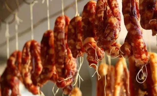 腊肠|灌腊肠,记住“4窍门”,腊肠口感棒味道香,无腥味,十分正宗