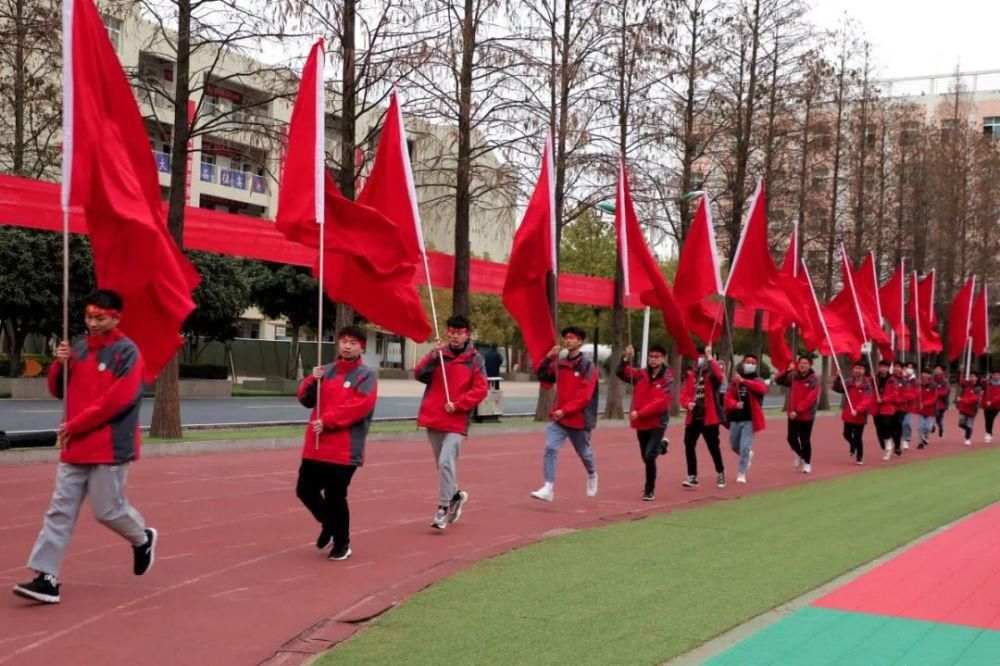 息县一高高考百日冲刺誓师大会，看看今年高三同学们的斗志吧！