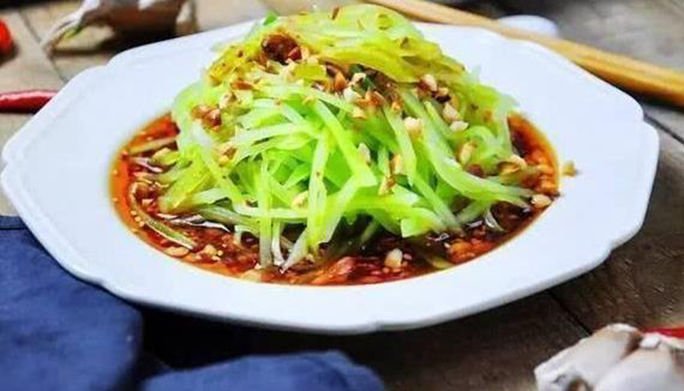 美食精选：腐竹红烧肉，虎皮鸡爪，椒油炝莴笋，油豆腐炒辣椒做法