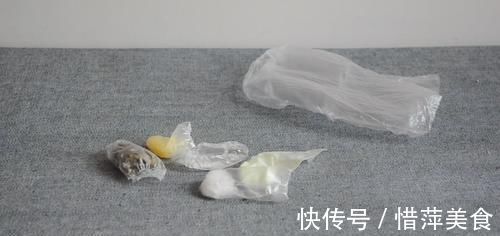 你家有一次性塑料手套吗？这个用途真厉害，解决了很多人的烦恼
