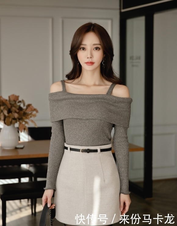 女神孙允珠沉灰浅透俏皮吊带花瓶紧身裙白皙高挑时尚性感