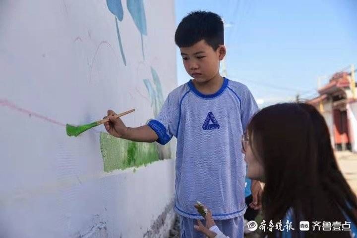 美术学院|山师美院学子下乡绘出“家文化”,助力美丽乡村建设