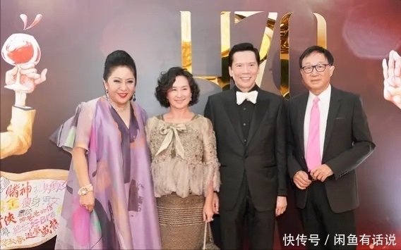 衣服|62岁向太胖得坦荡,穿“花衣服”配珠宝挺时髦,阔太太也是洋气人