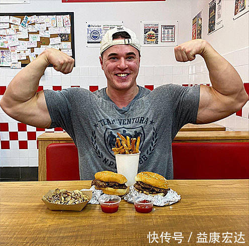 力量训练|健身撸铁11年,打造了一副夸张地“背阔肌”极具视觉冲击