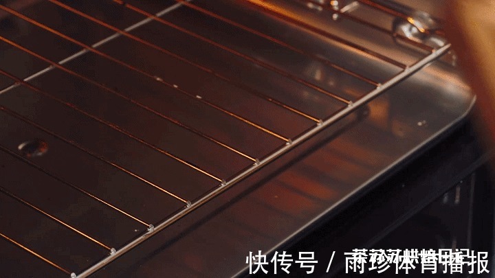 高筋面粉|芝士碱水面包的做法，几步就搞定，越吃越上瘾