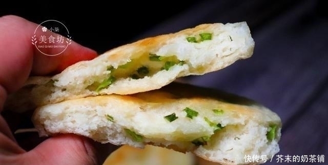 教你葱花发面饼做法,不用揉面,筷子一搅,松软好吃,凉了也不硬