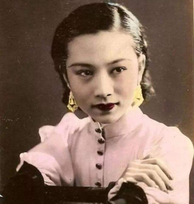 丫环|把二姨太的两个丫环一起收了,主仆三人怎么排序,袁世凯我有办法