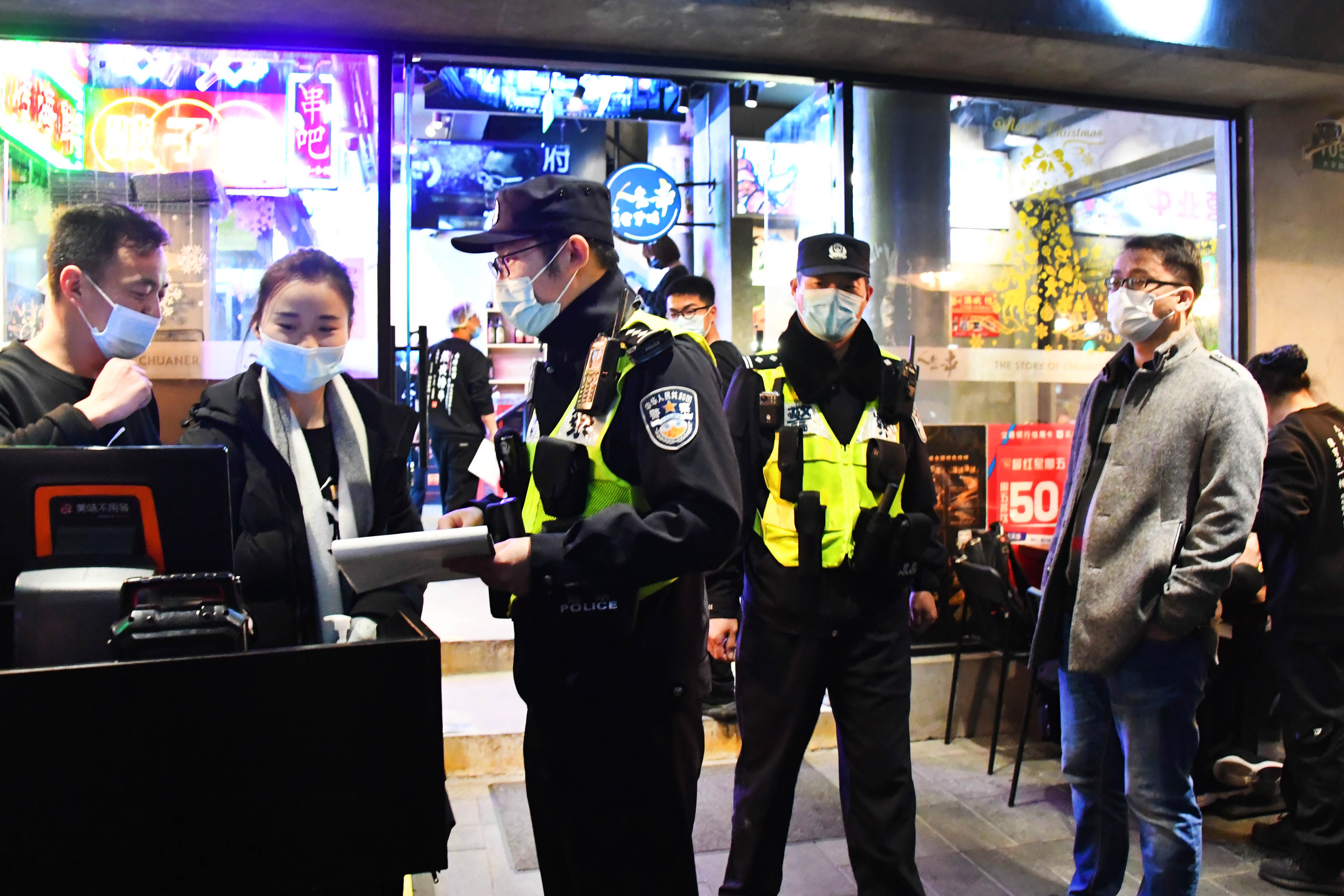 公安机关|图说│确保岁末年初城市安全，上海公安开展“砺剑”集中清查打击整治行动