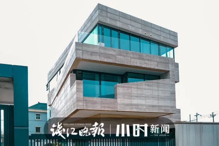 热搜|一农居房冲上热搜:太超前了,这是艺术馆?