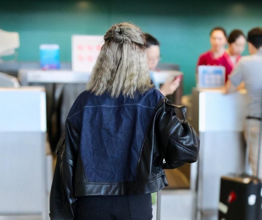 導師|娛樂圈的尷尬狀態，當年打敗你出道成功，日后你卻成了我導師