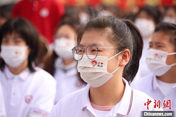 高校|用手语“唱响”开学典礼 南京这所高校很特别