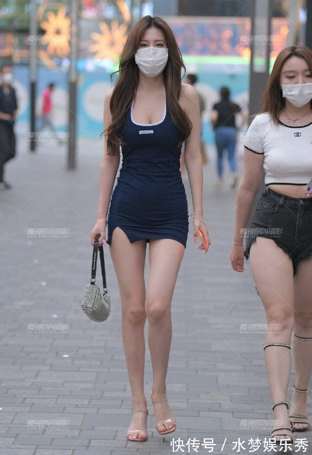 一面|裙子短,鞋跟高,女人最美的一面,这才叫做时尚