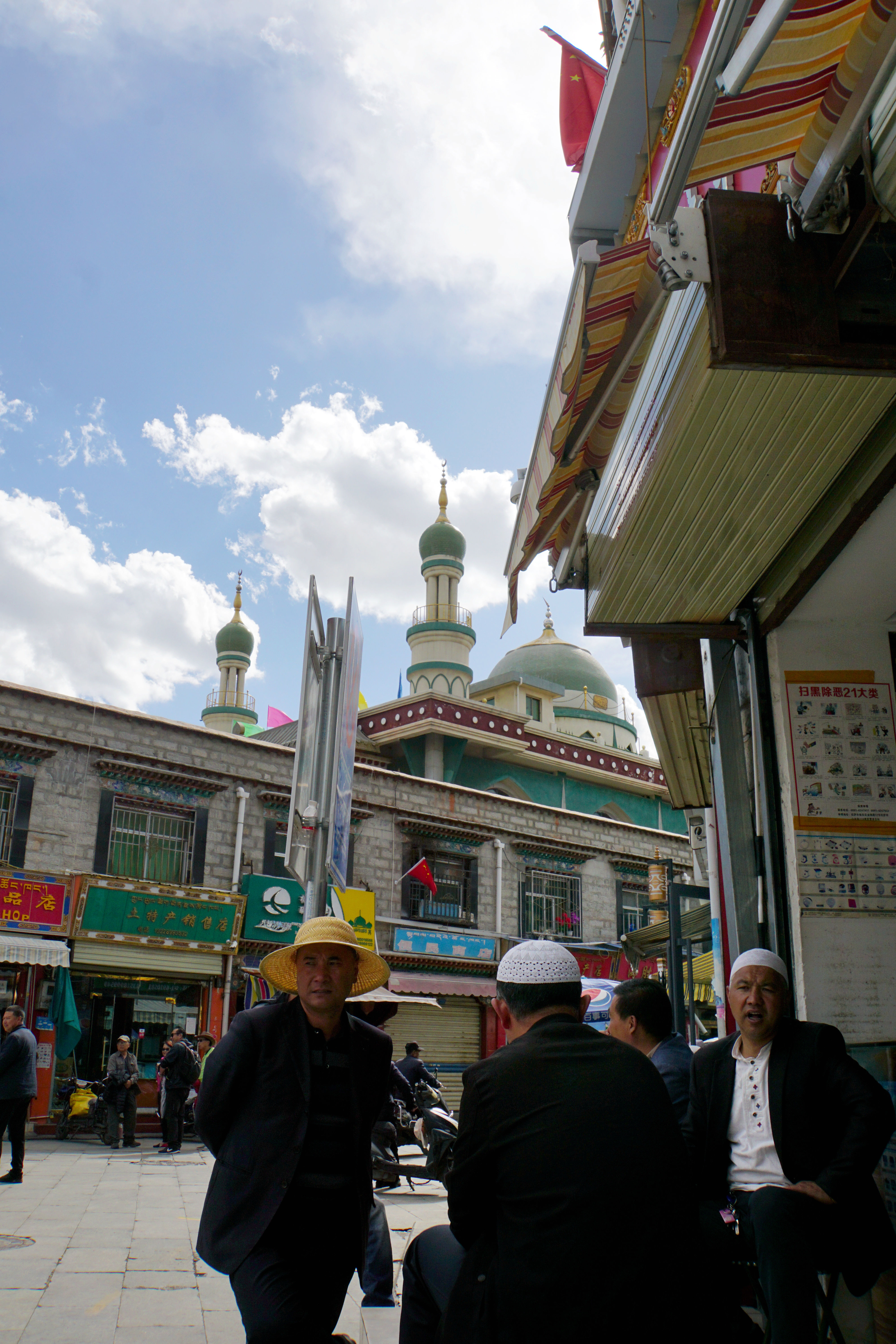 大昭寺|【80天单人单车环藏之旅】观览佛教圣地大昭寺，八廓街猎摄盛装美女