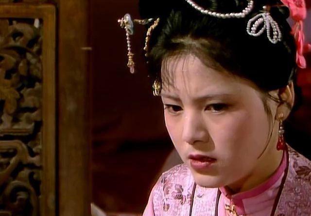 丫鬟&麝月不愧是第二个袭人,她们二人联手排挤芳官,手段确实太高明!