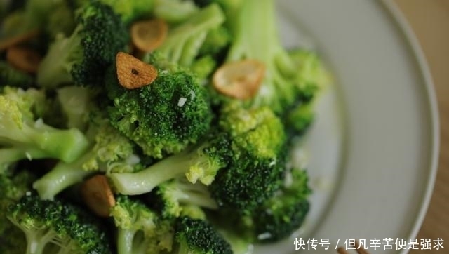 春节吃腻了大鱼大肉,多吃这家的小菜,清爽油腻,比肉受欢迎