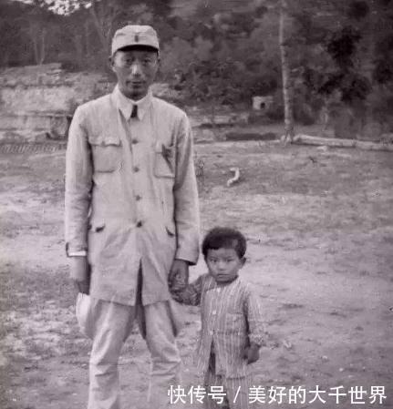 眼中|毛主席眼中的厚道人,他是十大元帅之一,妻子上下班只能挤坐公交