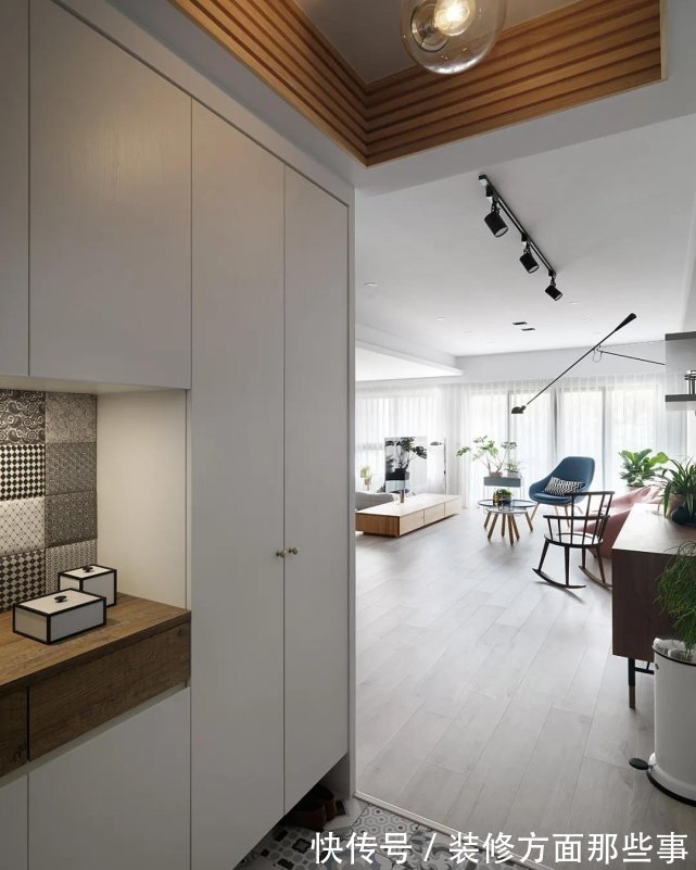 三居室|119平简约风三居室客厅不做电视背景墙,效果真的非常不错