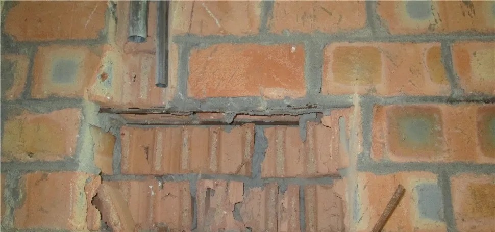 斜顶砖|墙面开裂的15个成因，施工请注意