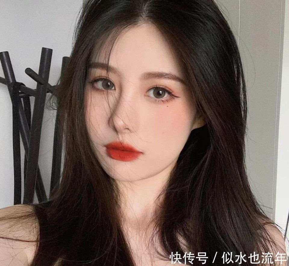 颜色|2021年流行的口红颜色,打造出来的妆容会很适合夏日这种风格