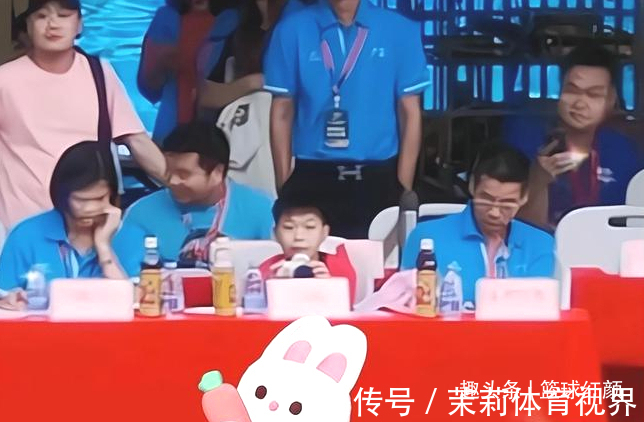 刘诗颖|恭喜全红婵!豪车承诺终于兑现,直接送家门口,灰红色车身超酷炫