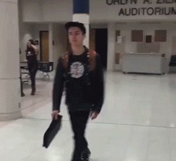 |搞笑GIF：太不像话了 我等了这么久你居然给我看这个