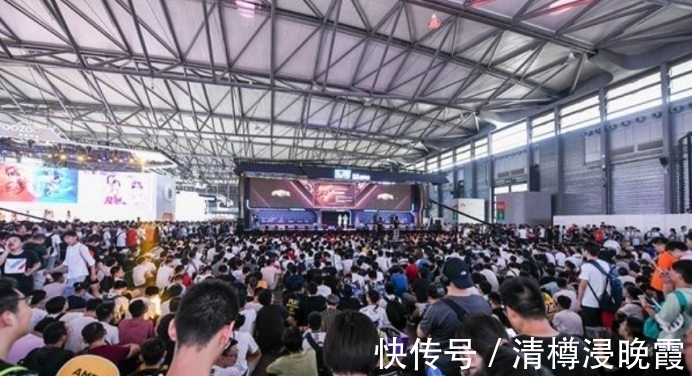 表演赛|2021chinajoy战舰主题狂欢节来袭，跟游戏大神现场对战有多硬核？