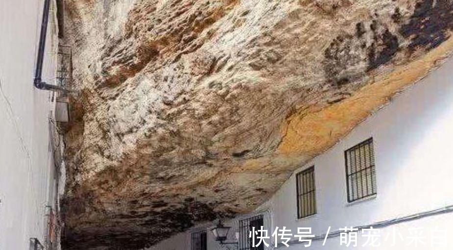 村庄|被压在石头下的村庄：当地人生活600年，不怕坍塌却只怕这件事