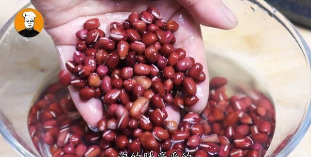 黑米别熬粥了，教你养生新吃法，加一碗红豆，香甜又松软