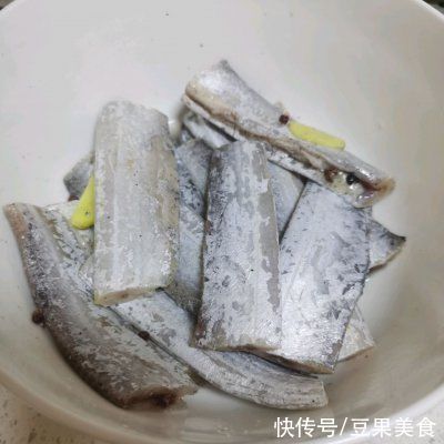  没有什么是香煎带鱼解决不了的，如果有那就两份