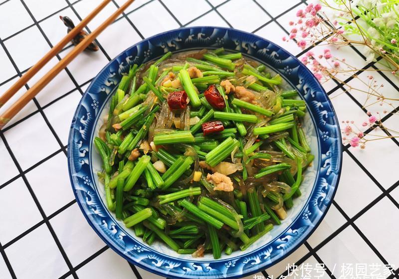 丝瓜木耳|三伏天碰到此菜必买，一次买几斤，顿顿这样炒都会光盘，吃不腻！