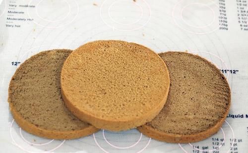  蛋白|入冬必备的甜点！焦糖饼干咖啡奶油蛋糕，爱上这香浓的美味