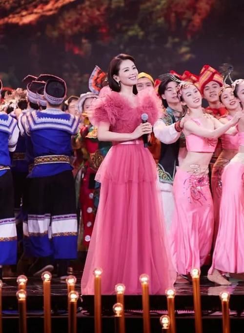 谢霆锋|央视国庆晚会：胡歌一人分饰五角，李雪健一开唱中国式浪漫破防了