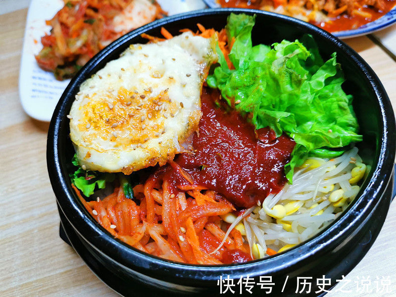 馆子|女儿请爸妈下馆子， 3菜1汤2主食，花费没过百，网友：真实惠