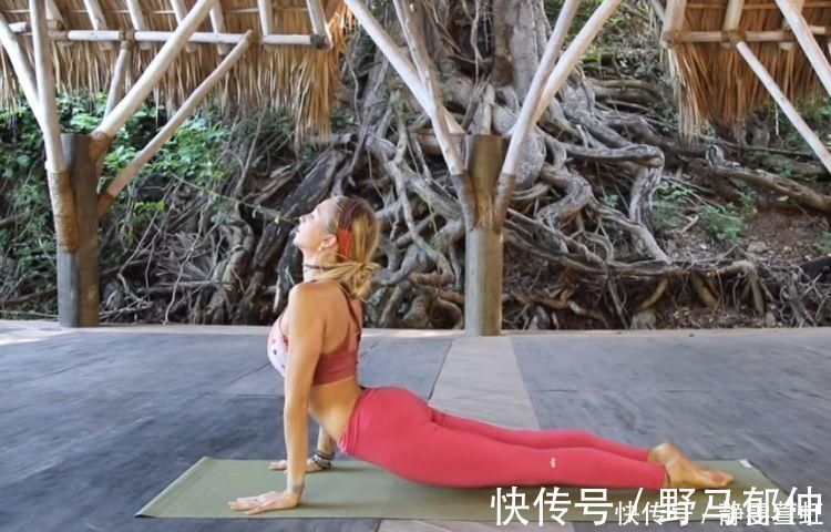 膝关节|用运动唤起美好的一天，早起一套瑜伽，神清气爽，精力百倍
