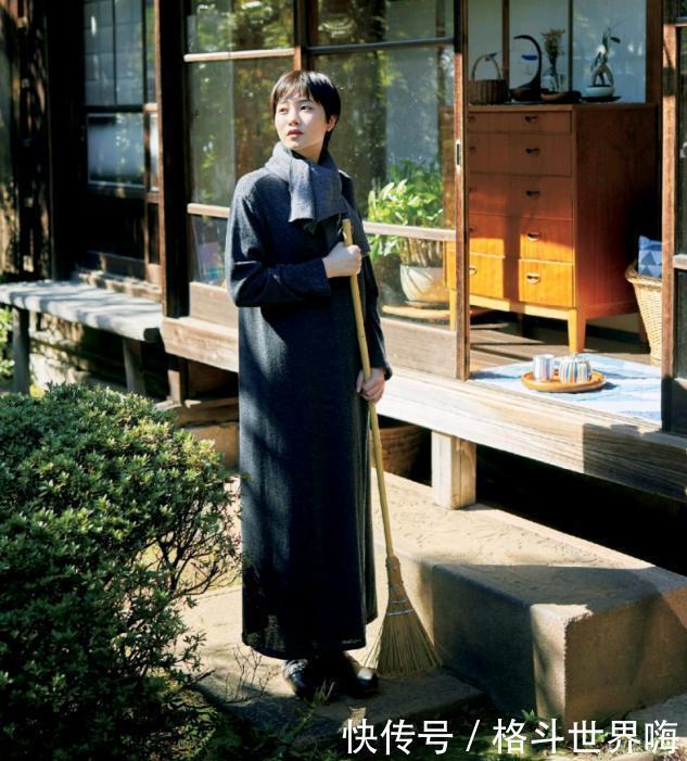 四五十岁的女人,日常穿衣坚持这3个“搭配习惯”,足够大气质感