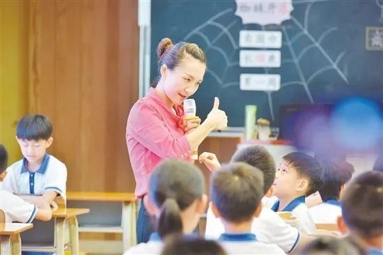 江门市紫茶小学：文明浇灌 “茶蕾”吐艳竞芬芳