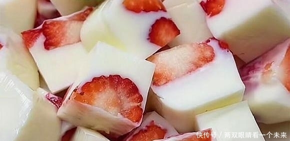 气温回暖了,这款甜品我家最近常吃,无需烤箱,熬一熬放凉就能吃