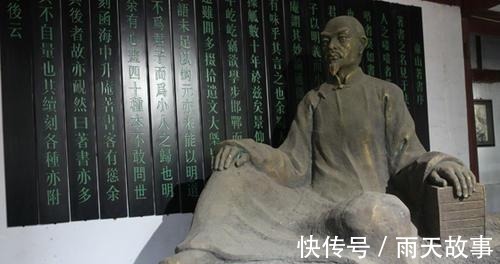 上聯(lián)!才子隨筆寫下上聯(lián):兩個荷包蛋,但下聯(lián)卻被人稱贊