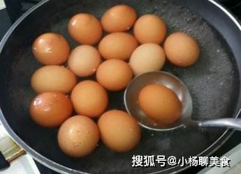 溏心鸡蛋|做溏心鸡蛋时，把握好时间，每个人都能做成！嫩嫩的，鲜香诱人！