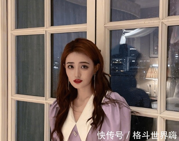 娃娃领|徐璐美颜开得也太过,差点让人认不出,多亏秀出了“漫画腿”!