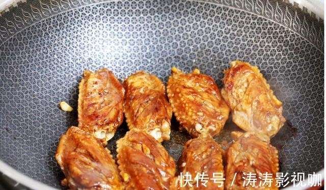 蒜香鸡翅的家常做法,外焦里嫩的,看着就香