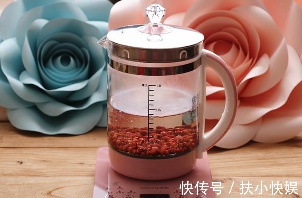 红豆红枣汤|80岁奶奶1个自用方,3味食材,补脾补血,脸色红润不涂胭脂也很美