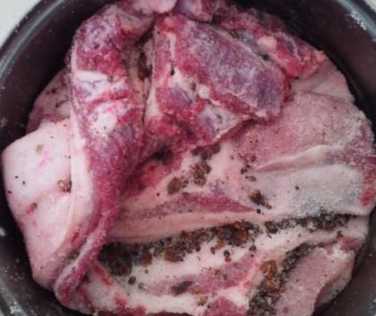 晾晒|制作腊肉时,不要直接腌制,学会多做一步,腊肉鲜香入味,特别香