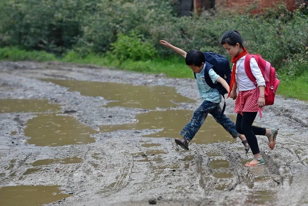 二宝|女儿想要个弟弟,追着爸爸的啤酒肚不放,妈妈笑翻看样是双胞胎