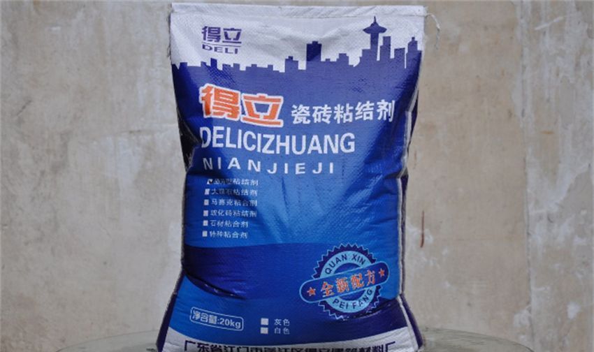 瓷砖胶|铺瓷砖时,工人说用瓷砖胶比水泥砂浆好?别轻信,八成想坑你!