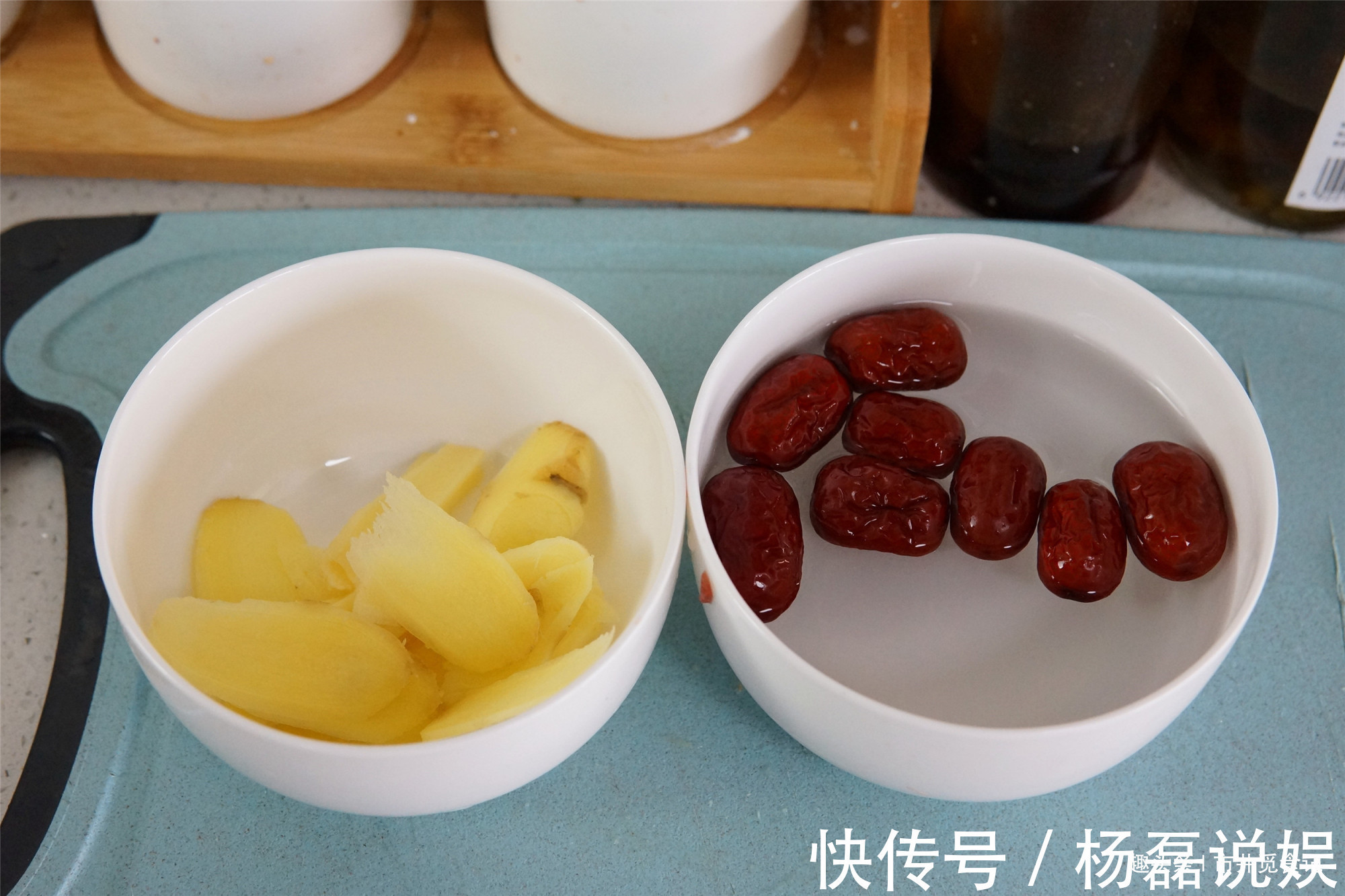 煲鸡汤时，别焯水或者直接炖，大厨告诉正确做法，鸡肉不柴汤不腥