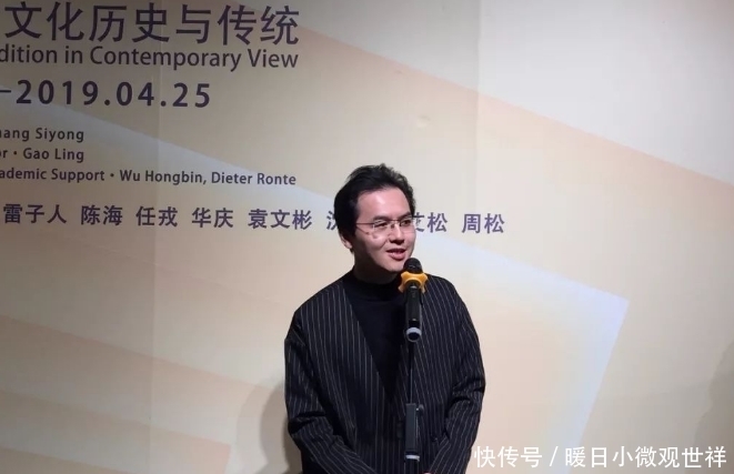 画家画了一“坏草莓”,卖出了20万,放大倍数看感觉很真实